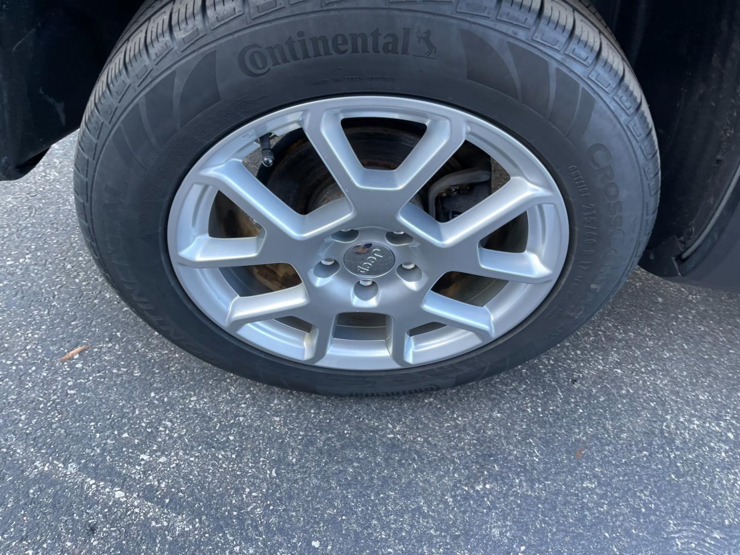 2020 Gray /Black Jeep Renegade Latitude 4WD (ZACNJBBB7LP) with an 2.4L I4 DOHC 16V engine, 9A transmission, located at 11115 Chardon Rd. , Chardon, OH, 44024, (440) 214-9705, 41.580246, -81.241943 - Photo#7
